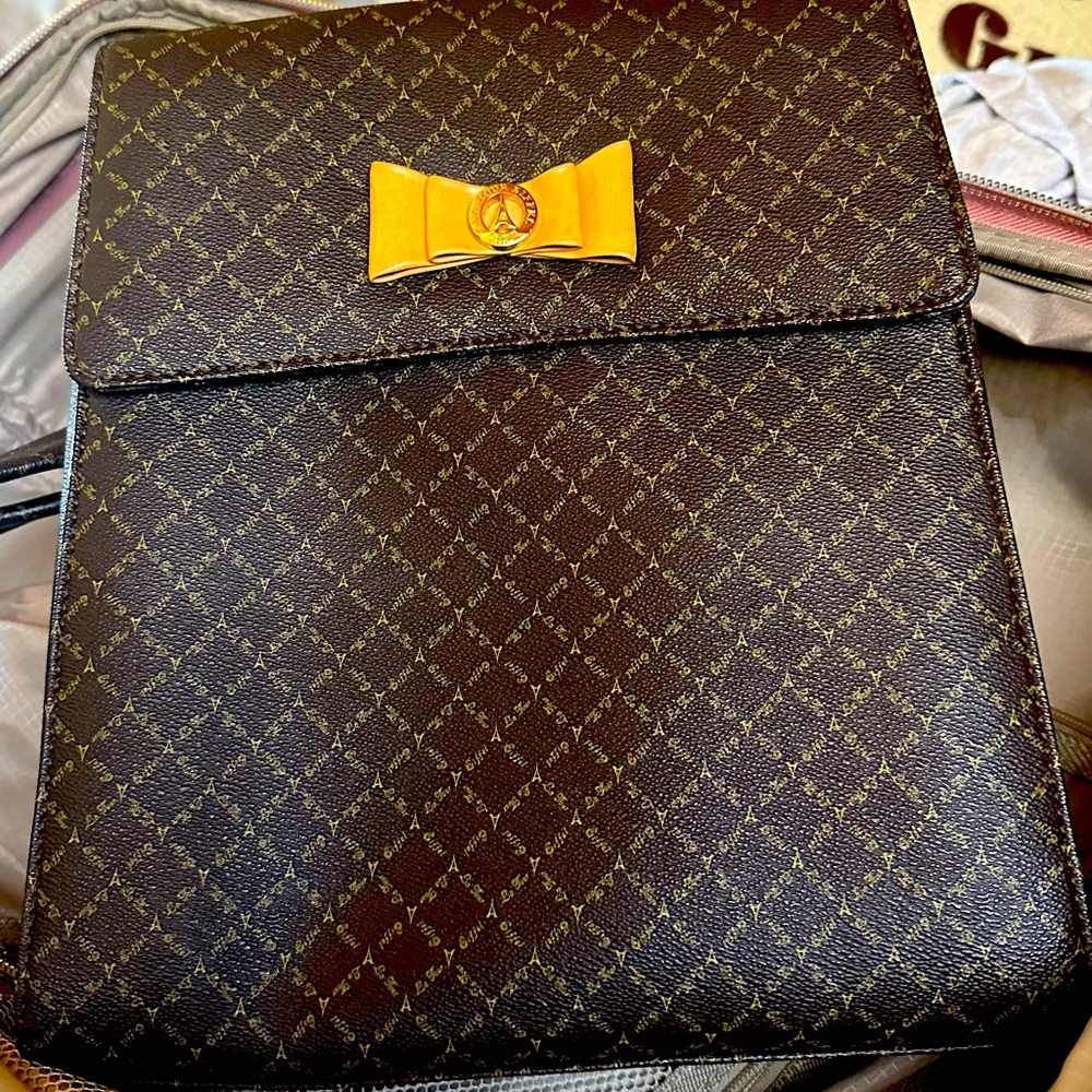 La tour Eiffel 1887 Paris Purse with coin purse.